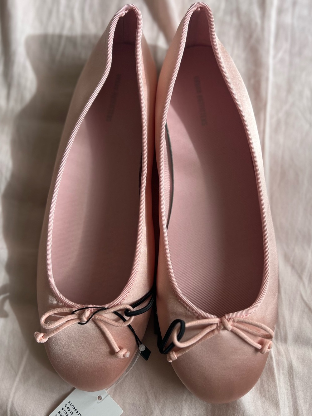 Urban Outfitters Blush Pink Ballet Flats with Bow - Picture 3 of 9
